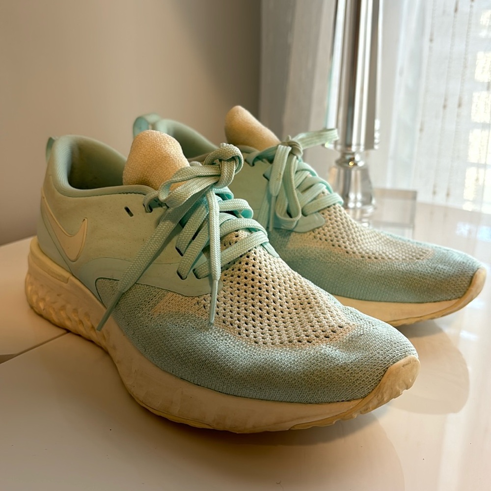 Nike Women's Odyssey React Flyknit 2 Running Shoes Teal Tint and Sail
